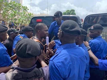 16 protesters decline bails, urge unconditional release