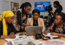 women in newsroom