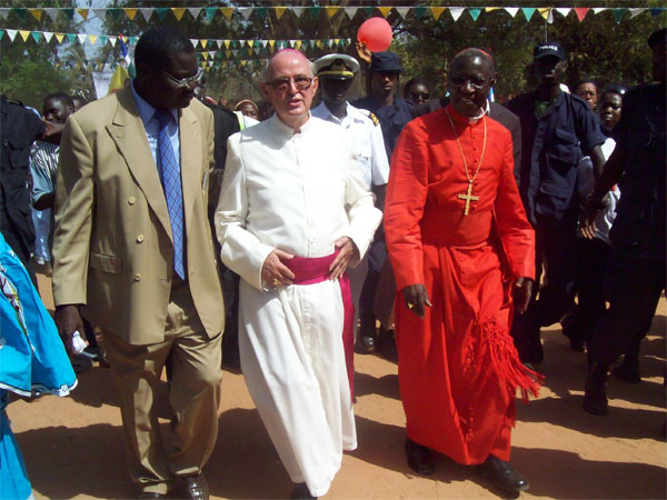 Cardinal Sarr Receives Thunderous Welcome