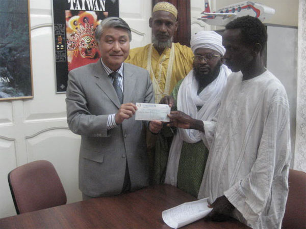 Taiwanese Ambassador Assists Dasilami Storm Victims