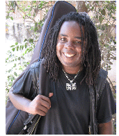 Rising UK Artist Concludes Visit to Smiling Coast