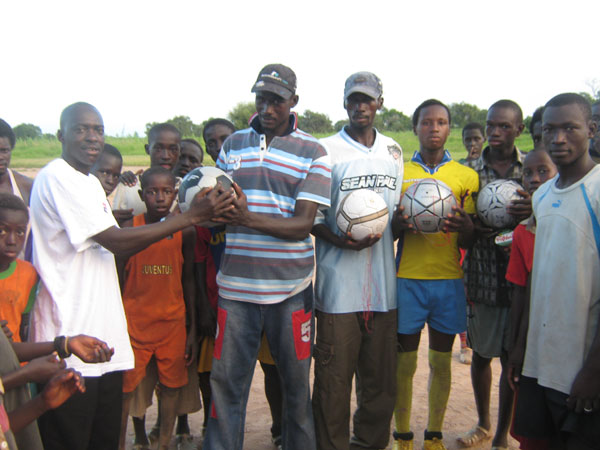 Beakanyang donates footballs to Barrow Kunda Sports Committee