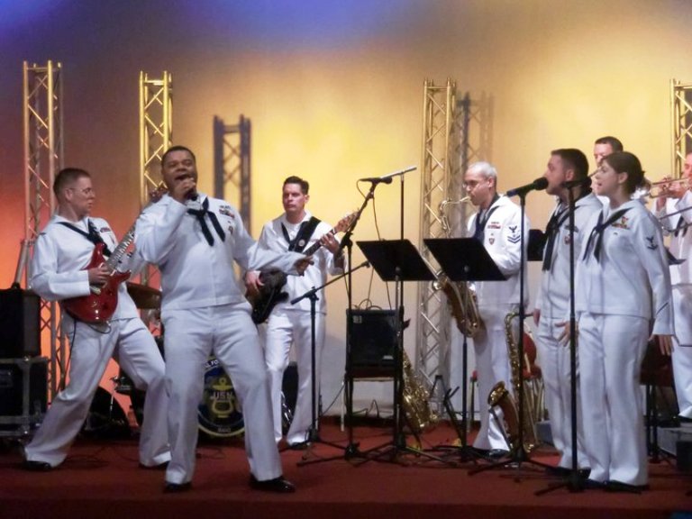 US Navy, GAF Bands thrill fans at Buffer Zone