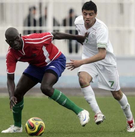 Omar Colley wins Super Nawetan most outstanding player award - The Point