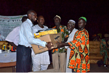 Rotary Club of Panaji Riviera sponsors solar lights in Bulanjury village