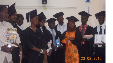 12 bag diplomas in journalism