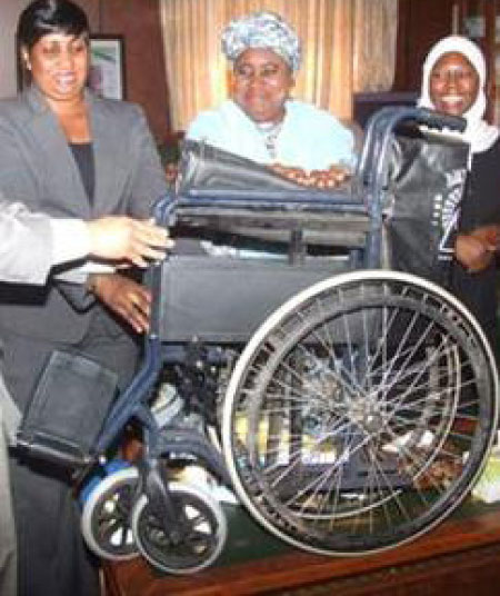 Taiwanese Ambassador presents wheelchairs to JFP