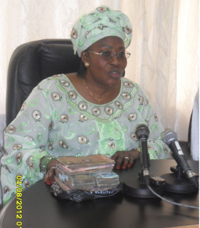 Education Minister presents over D30,000 to Youth Minister