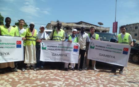 Cemiyatul Hayre relief organization distributes over 400 cattle to Muslims