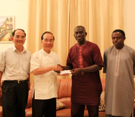 Taiwan presents over $400,000 for football development
