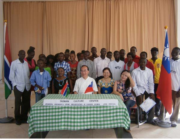90 students certified on Chinese Language courses