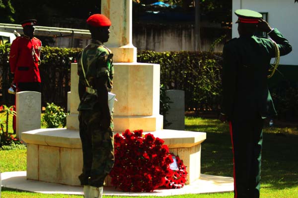 REMEMBRANCE DAY 2014 AT COMMONWEALTH WAR GRAVES