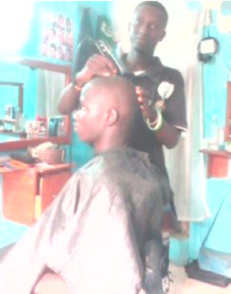 Makaan Bi Barbing Saloon making waves in town