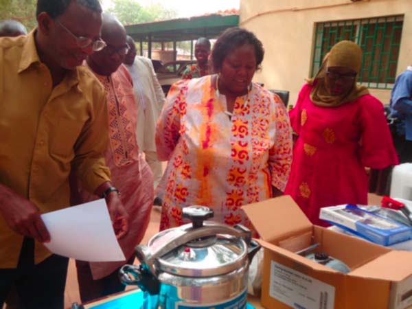 FAO hands over D4M worth of CBPP equipment to DLS