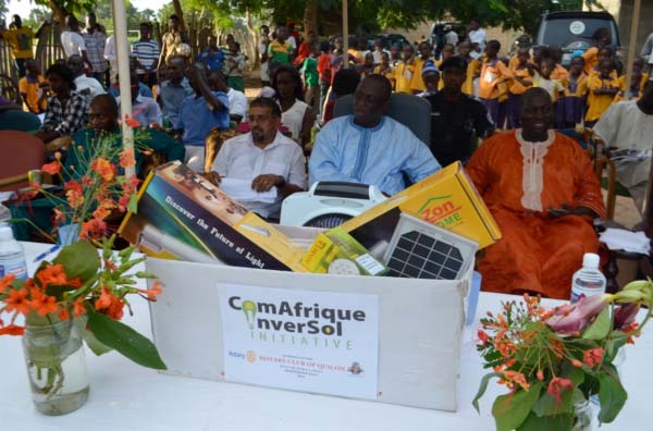 ComAfrique, Indian rotary club present 200 solar lights to health ministry