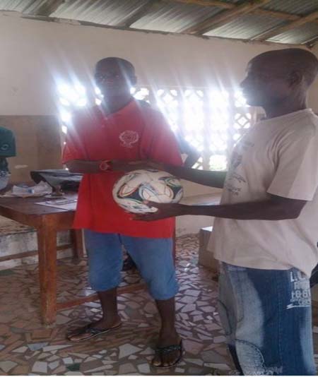 Sanyang Sports Committee receives materials from predecessor