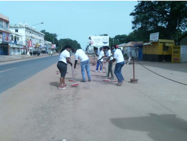 Standard Chartered Bank embarks on street cleansing exercise