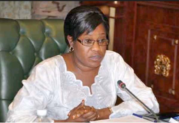 First Lady gives more than D200,000 to Red Cross