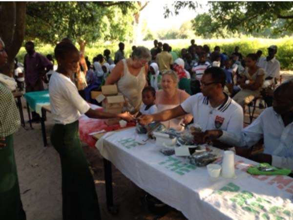 Sintet village receives support from Gambia Venner