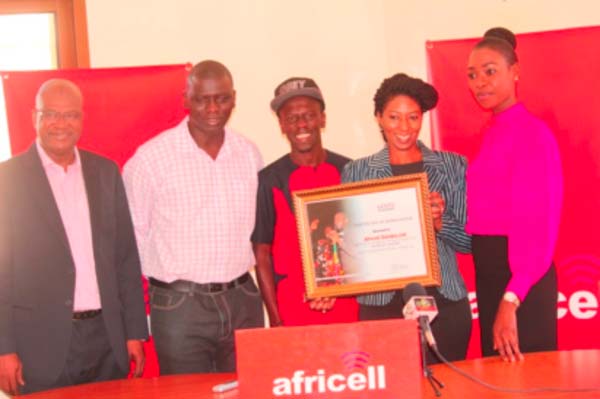 T-Smallz honours Africell