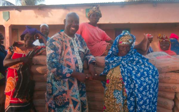 Master Jabbi donates 100 bags of cement to Sukuta women gardeners