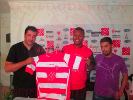 Alieu Darbo signs for Algerian side
