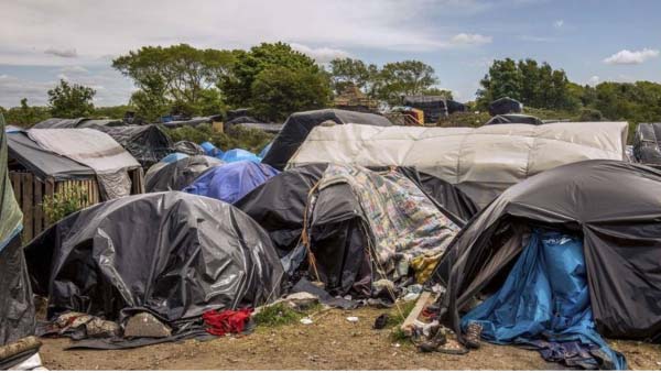 Gambian migrants stranded at UK-France border