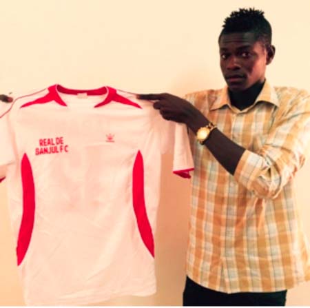 Teenage striker signs Real youth contract