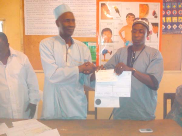 Saamasang gives D50,000 to Kombo Central Mother’s Clubs