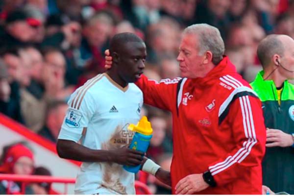 Curtis congratulates Barrow after first EPL Goal