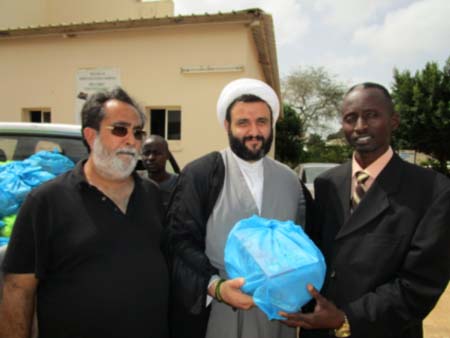 Ahlul Beit Islamic organisation gives out food items to SK Hospital patients