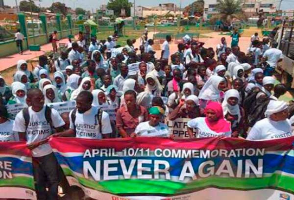 April 10/11 2000, student massacre victims: families demand Justice