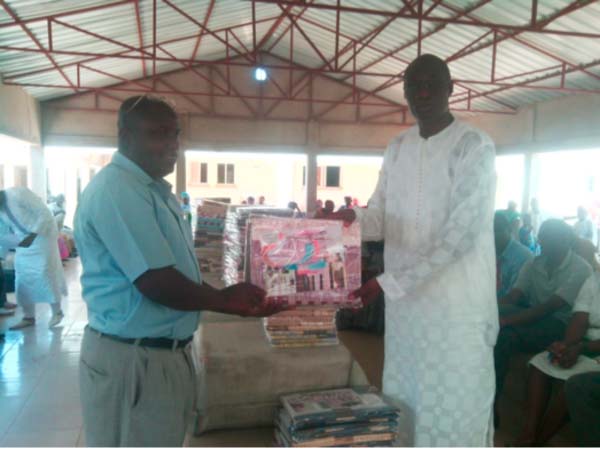 Pipeline Mosque Foundation donates bed sheets to public health facilities