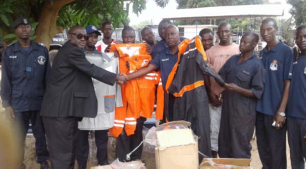 PETROGAS donates equipment to police
