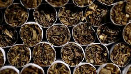 Gambie: la difficile application de la loi anti-tabac