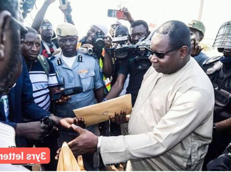 3 Years Jotna hands over petition to Barrow