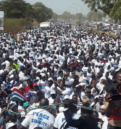 Thousands march to support Barrow’s 5-year mandate