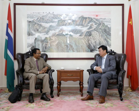 Chinese Embassy joins hands with WHO assisting Gambia in preventing COVID-19
